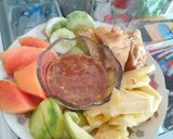 Foto langkah ke 1 dari resep Rujak manis pedes.