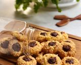 Foto langkah ke 5 dari resep Nutella Cheese Thumbprint Cookies.