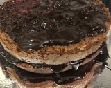 A picture of step 4 of Parle biscuit chocolate cake.