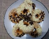 Foto langkah ke 4 dari resep Donat Maizena.