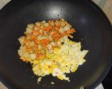 Foto langkah ke 3 dari resep Nasi Goreng Mentega.