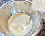 Foto del paso 3 de la receta: Pastel de nueces y dulce de leche con cobertura crujiente, “sin gluten”