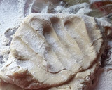 Foto del paso 3 de la receta: Galletitas de manteca y vainilla💜