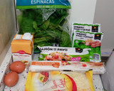 Foto del paso 1 de la receta: Quiche de salchichas, jamón de pavo y espinacas con ensalada de pasta