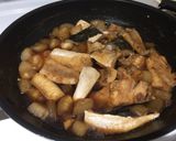 A picture of step 7 of Washoku Recipe - Yellowtale with Daikon raddish (Buri-Daikon).