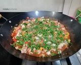 Foto del paso 2 de la receta: Tostadas de mariscada