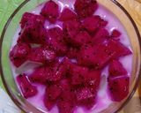Foto langkah ke 2 dari resep Es Susu Buah Naga Merah.