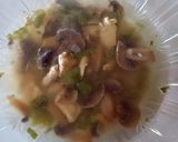 Foto del paso 3 de la receta: Sopa de champiñones y pollo