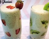 A picture of step 1 of Kiwi & Strawberry Smoothie #ramadankitayari.