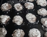 Foto del paso 7 de la receta: Galletas craqueladas veganas de chocolate