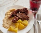 Sztuka mięsa z sosem chrzanowym, ziemniakami i ćwikłą krok przepisu 3 zdjęcie