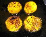 A picture of step 3 of Brinjal Fry.