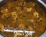 A picture of step 4 of Chicken Maqlooba/Palestinian Flipped Upside Down Rice Dish.