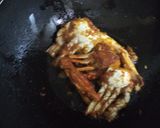 A picture of step 3 of Crab fry.