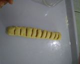 Foto langkah ke 3 dari resep Cinnamon Rolls and Cater Pillar Bread.