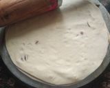 A picture of step 6 of Aloo paratha.