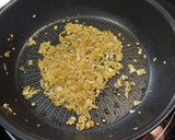 Foto del paso 3 de la receta: Pasta con setas, trufa, chalota y vino