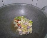 Foto langkah ke 3 dari resep Tumis jamur tiram.