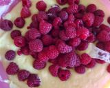 Foto langkah ke 2 dari resep Raspberry Muffins.