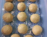 Foto langkah ke 5 dari resep Donat maizena.