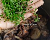 Foto langkah ke 2 dari resep Brown Chicken Stock.
