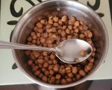 A picture of step 9 of Chole bhature.