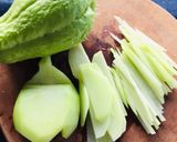 Hình bước làm 3 của món Su su xào lá lốt
