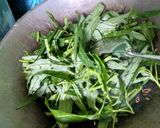 Foto langkah ke 4 dari resep Tumis Kangkung Terasi.