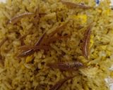 Gambar langkah 9 resipi Nasi Goreng Kunyit Ikan Bilis.