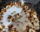 A picture of step 2 of Caramelized dry fruits.