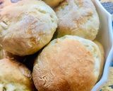 Foto del paso 8 de la receta: PANCITOS SABORIZADOS CON 🧅CEBOLLA🧅 (realizados con harina con levadura incorporada)