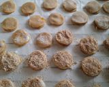 Foto del passaggio 7 della ricetta Biscotti con granella di mandorle