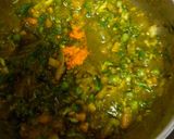 A picture of step 3 of Hariyali pav bhaji.