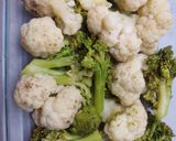 Foto del paso 1 de la receta: Brócoli y coliflor gratinados sin crema