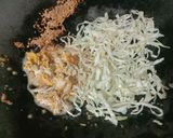 Foto langkah ke 2 dari resep Mie Goreng Kampung.