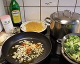 รูปขั้นตอนการทำที่ 1 ของ Pasta with broccoli