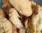 Foto langkah ke 3 dari resep Strawberry Wings.