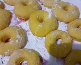 Foto langkah ke 5 dari resep Donat labu kuning.