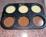 A picture of step 5 of Vanilla and chocolate cupcakes/ muffins.