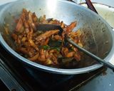 Foto langkah ke 6 dari resep Cumi asin pedas.