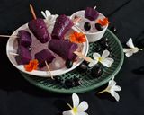 A picture of step 5 of Jamun Popsicles.