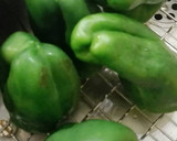 Foto del paso 5 de la receta: Pimientos verdes rellenos de tortilla de patatas y cebolla