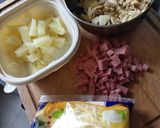 A picture of step 1 of Chicken and Ham Pizza.