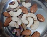 A picture of step 2 of Besan ke Ladoo.