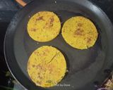 A picture of step 8 of Bajra Methi Bhakhri (Pearl Millet Flour Methi Bhakhri).