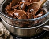 Foto del passaggio 1 della ricetta Tortino morbido al cioccolato dell’uovo di Pasqua
