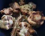 Foto del paso 4 de la receta: Rabo guisado en olla al vino blanco