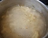 A picture of step 1 of White sauce pasta.