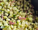 Une image de l'étape 1 de 🥒🍳 Courgettes à l'œuf et au fromage en cocotte 😋.