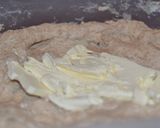 Foto del paso 2 de la receta: Pan tipo molde con masa madre y semillas